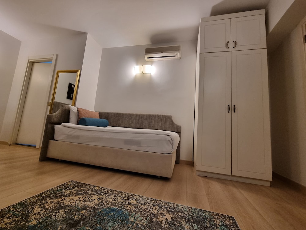 Taximtown Hotel 24/65