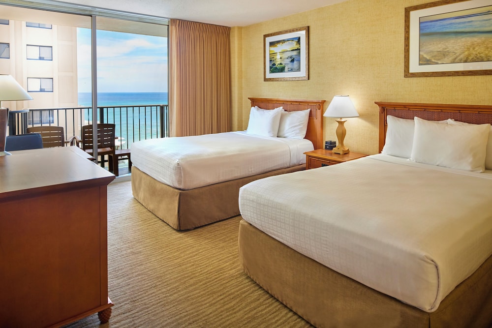 ROOM, PARTIAL OCEAN VIEW