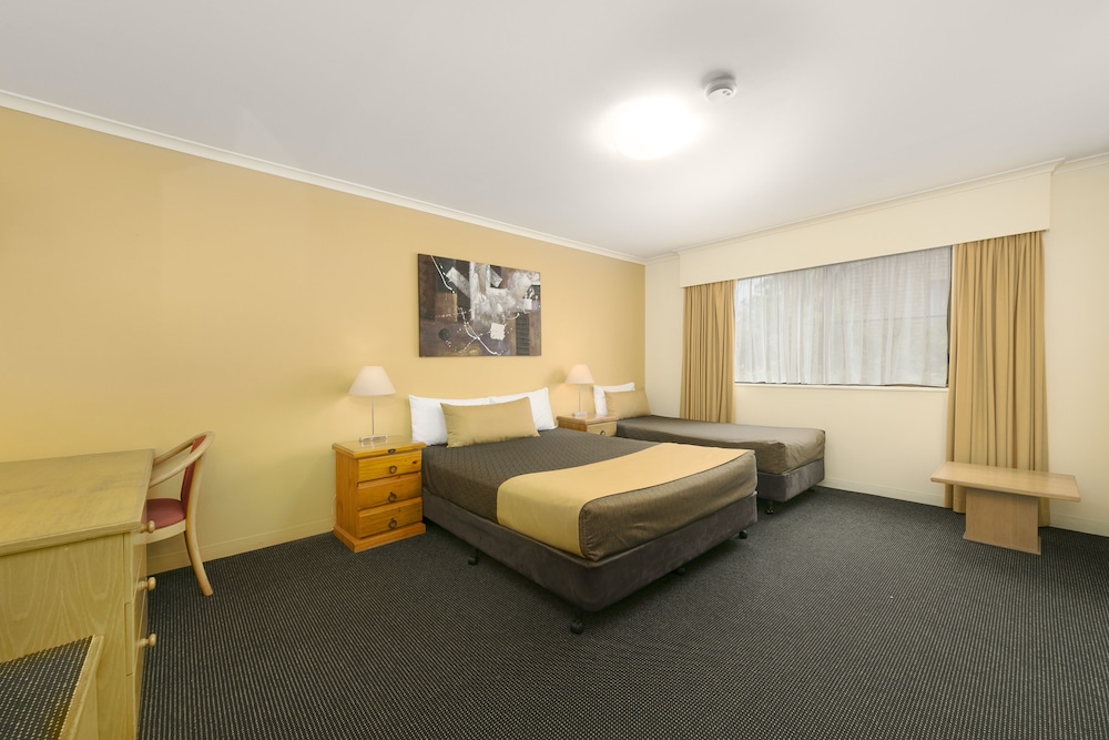 Mt Ommaney Hotel Apartments 4/21