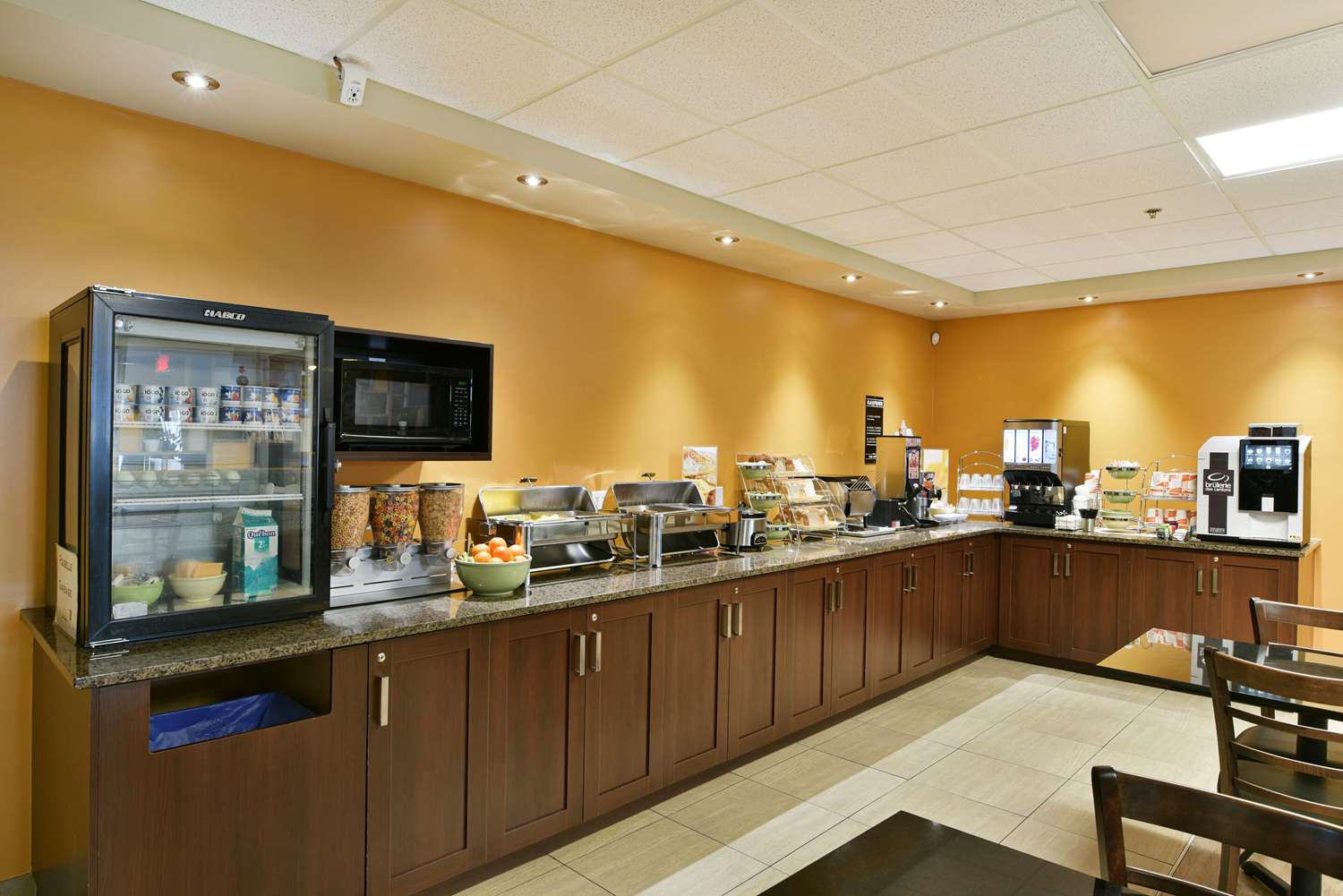 Quality Inn & Suites Victoriaville 23/33