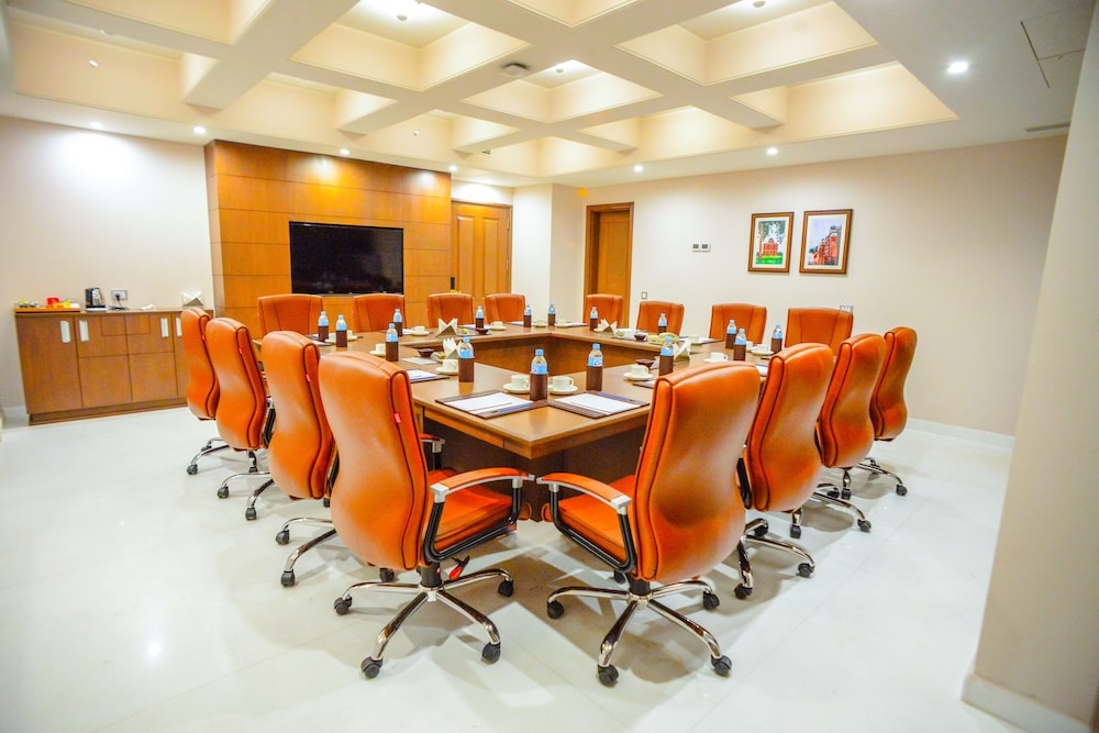 Efcee Sarovar Premiere Bhavnagar 50/52