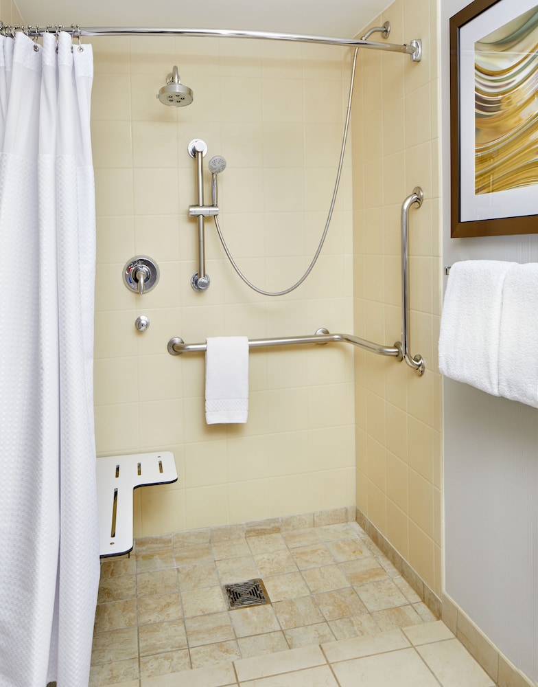 Courtyard By Marriott San Antonio Six Flags At The Rim 16/36