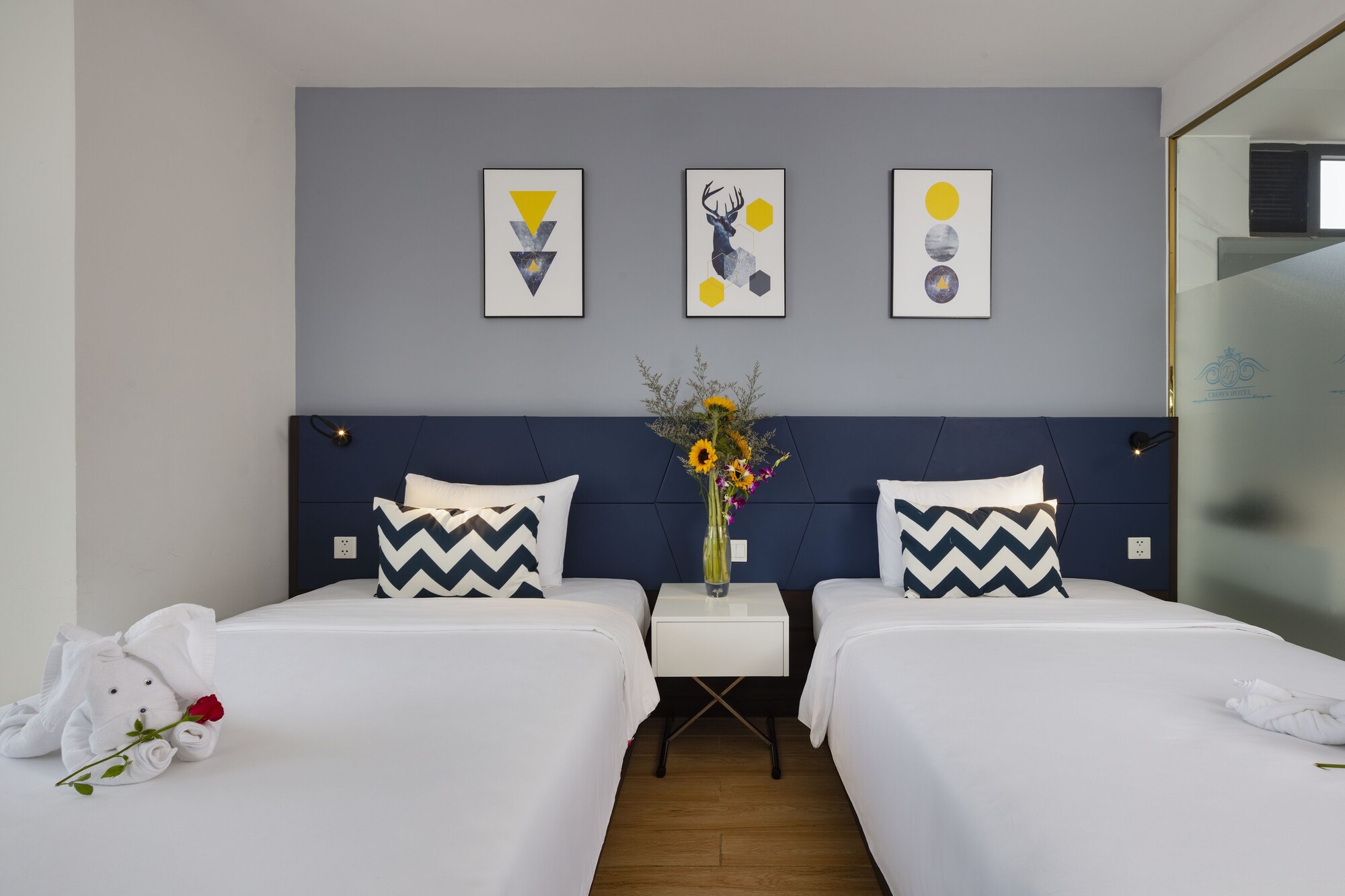 PREMIER, TWIN BEDS, SEA VIEW, BALCONY