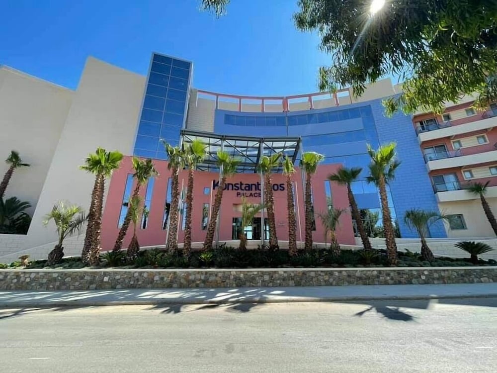 Konstantinos Palace 41/50