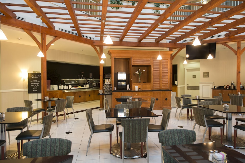 Embassy Suites by Hilton Newark Wilmington South 36/50