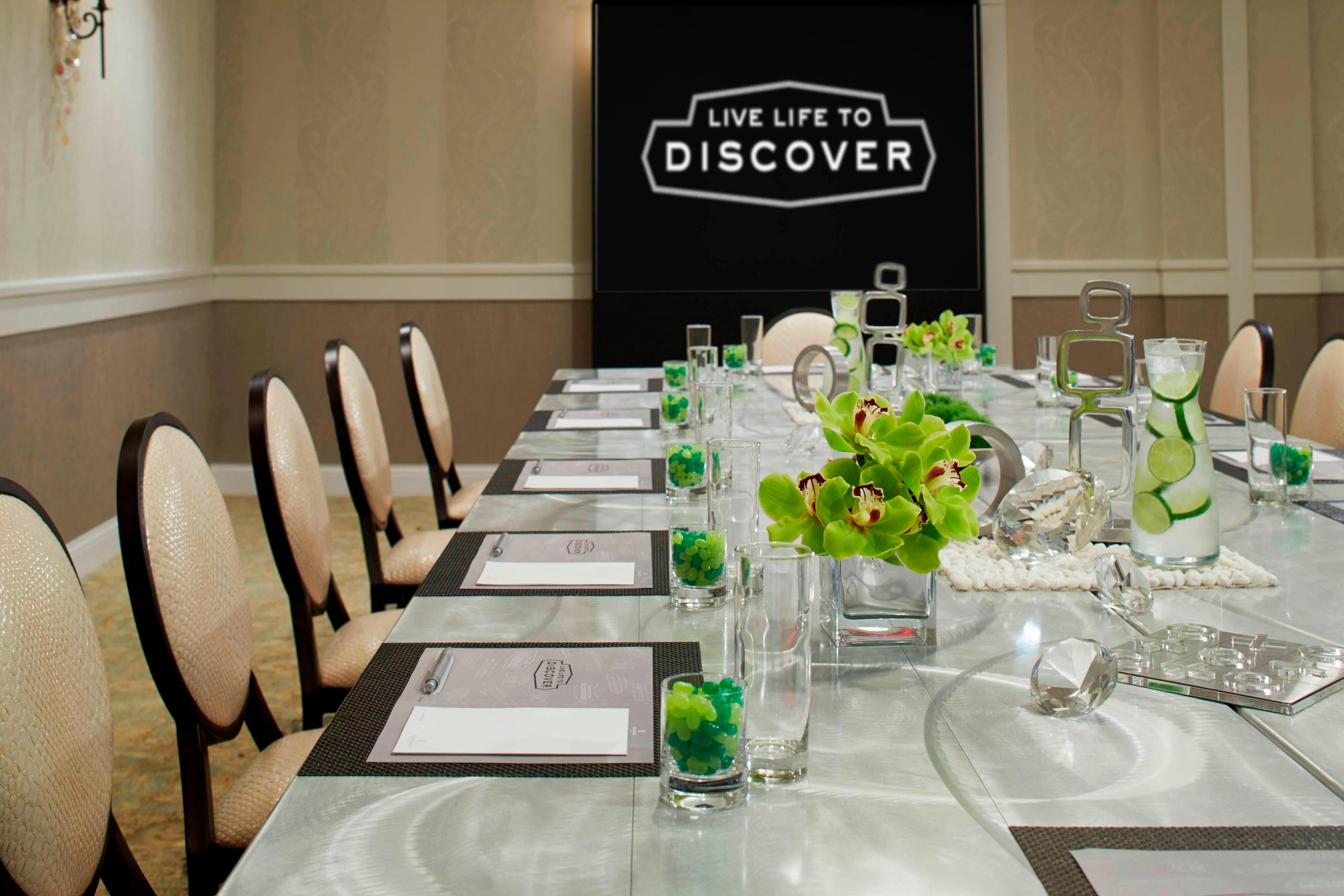 The Del Monte Lodge Renaissance Rochester Hotel Spa 24/34