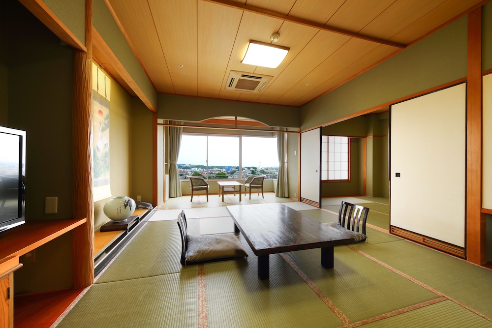 TSUKASA ROYAL HOTEL 45/72