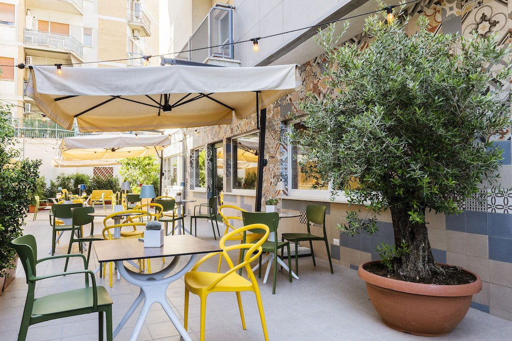 Adesso Hotel 44/50