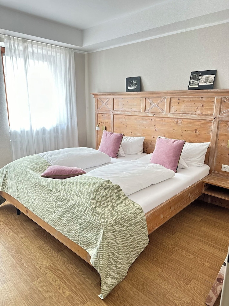 1 Bedroom, Basic, Apartment, Queen Bed