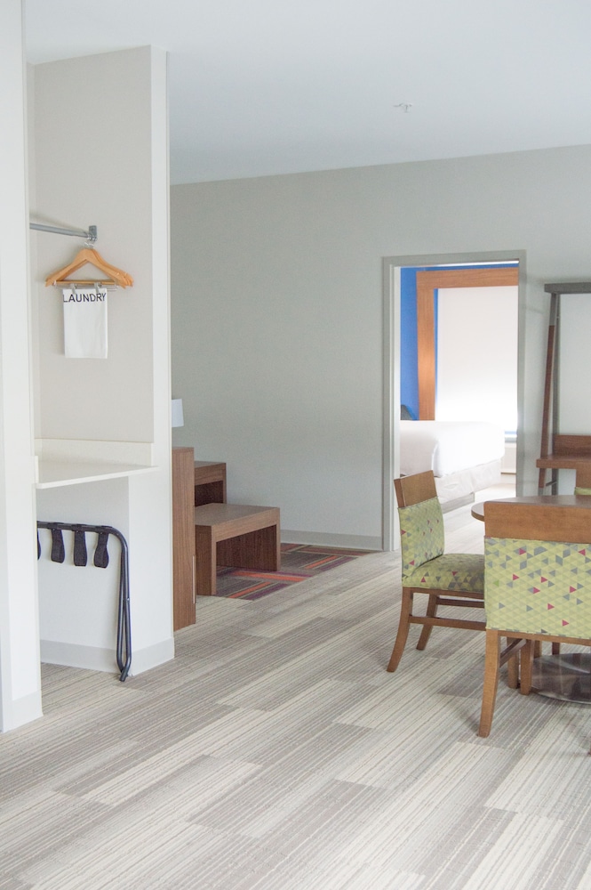 Holiday Inn Express Slidell 49/73