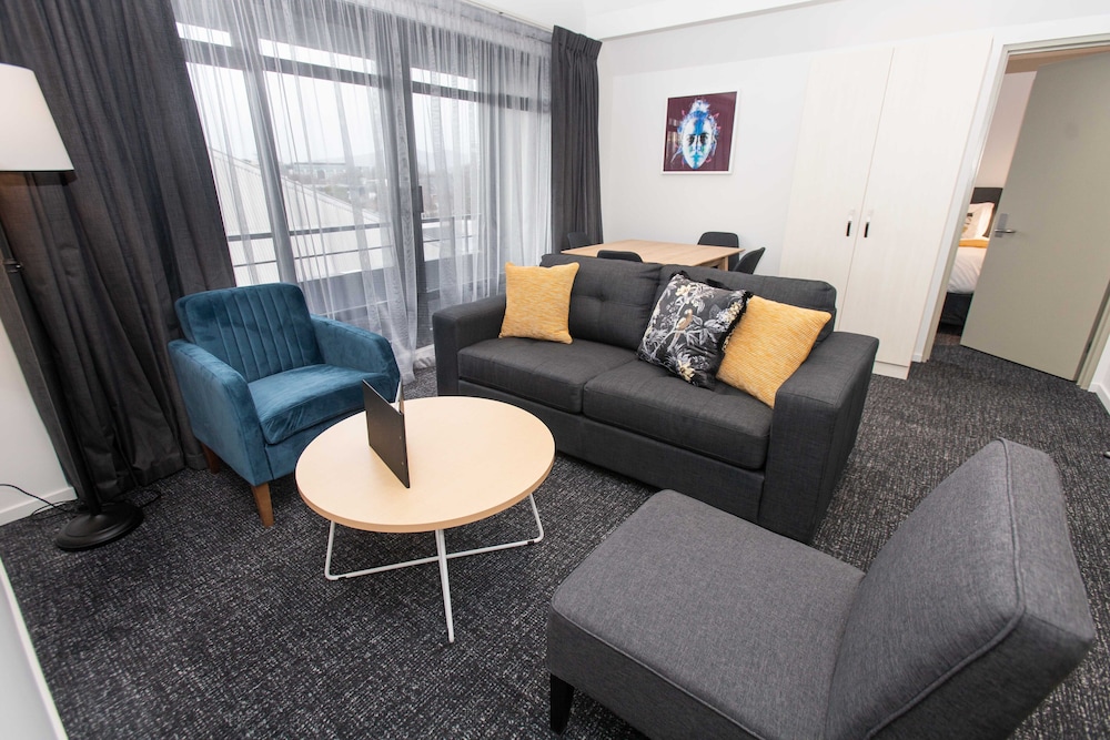 Hotel Give 52/79