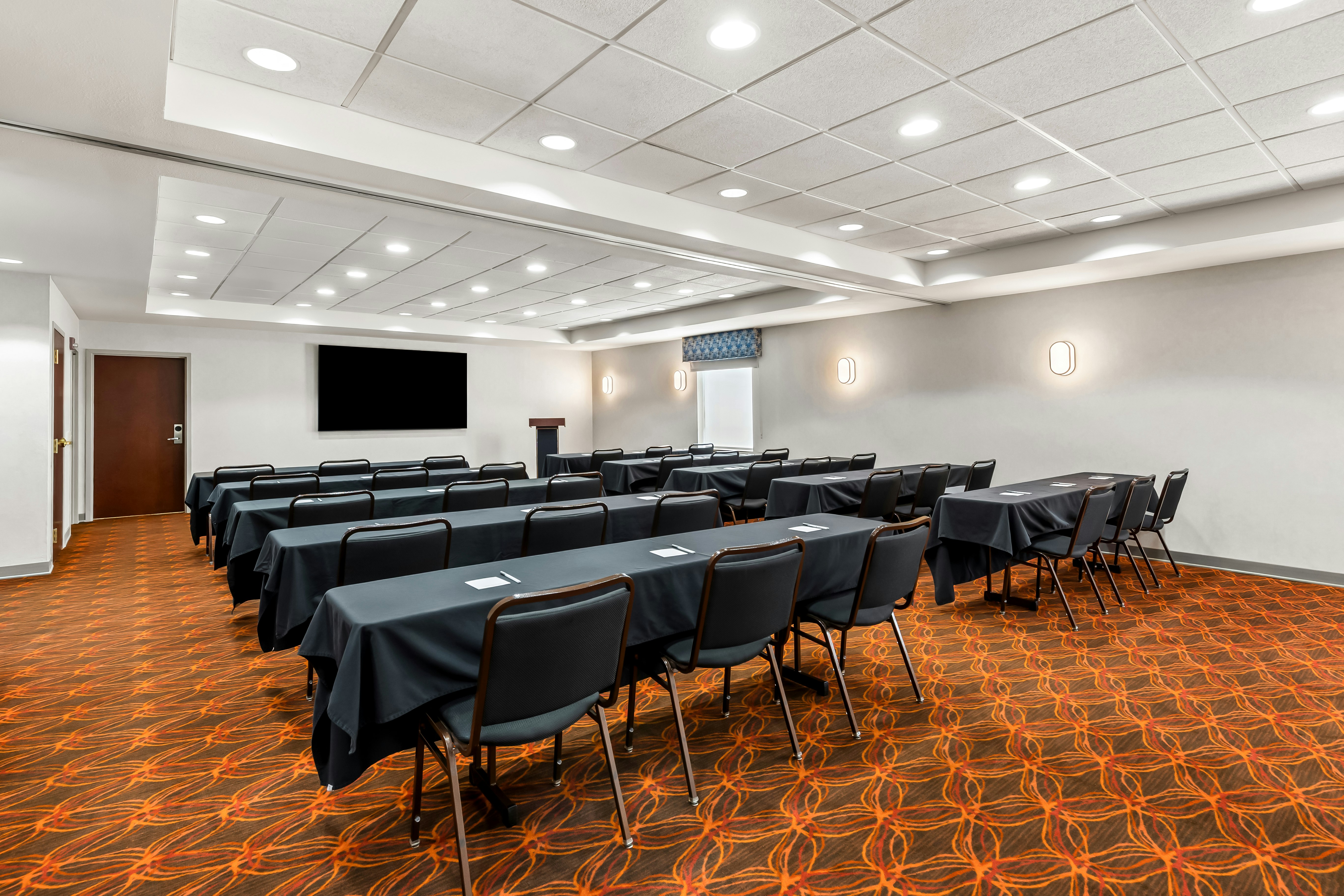 Hampton Inn & Suites Grove City 33/39