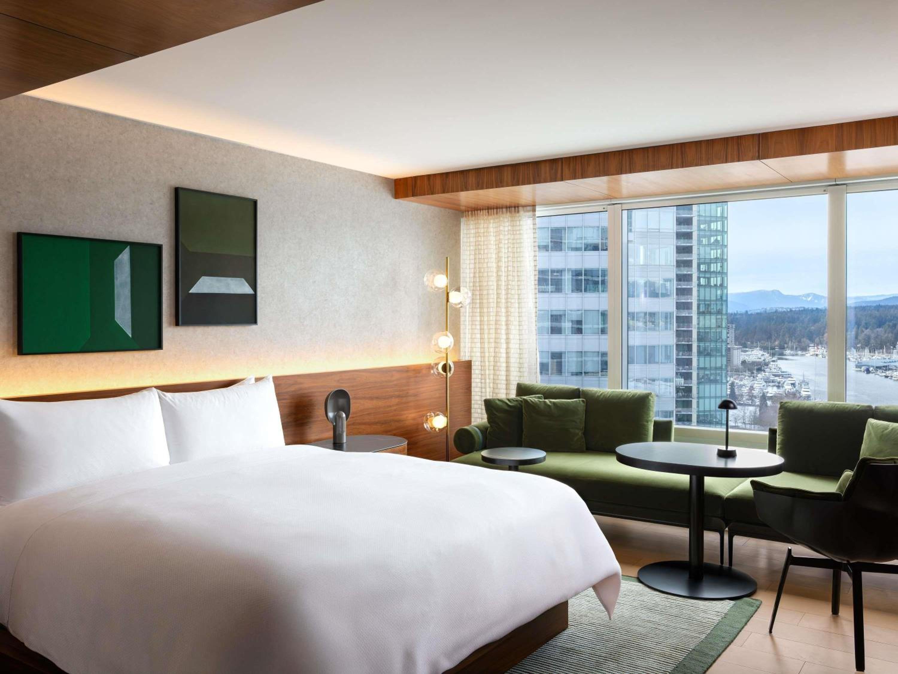 Fairmont Gold, Harbor, Suite, King Bed, Mountain View, Corner, Fairmont Pacific Rim 2/10