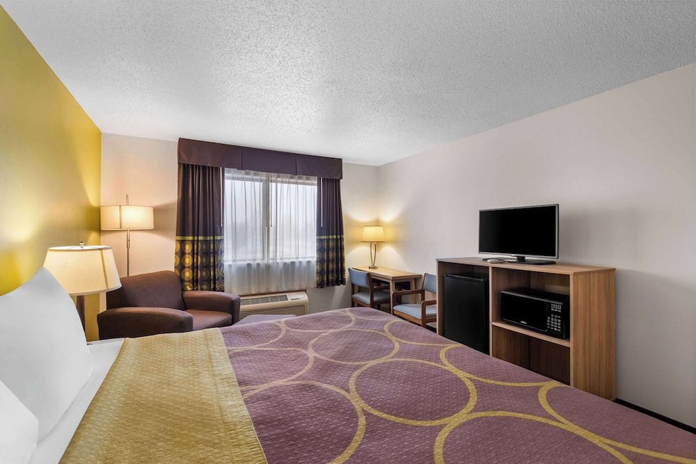 Super 8 by Wyndham Oelwein 39/47
