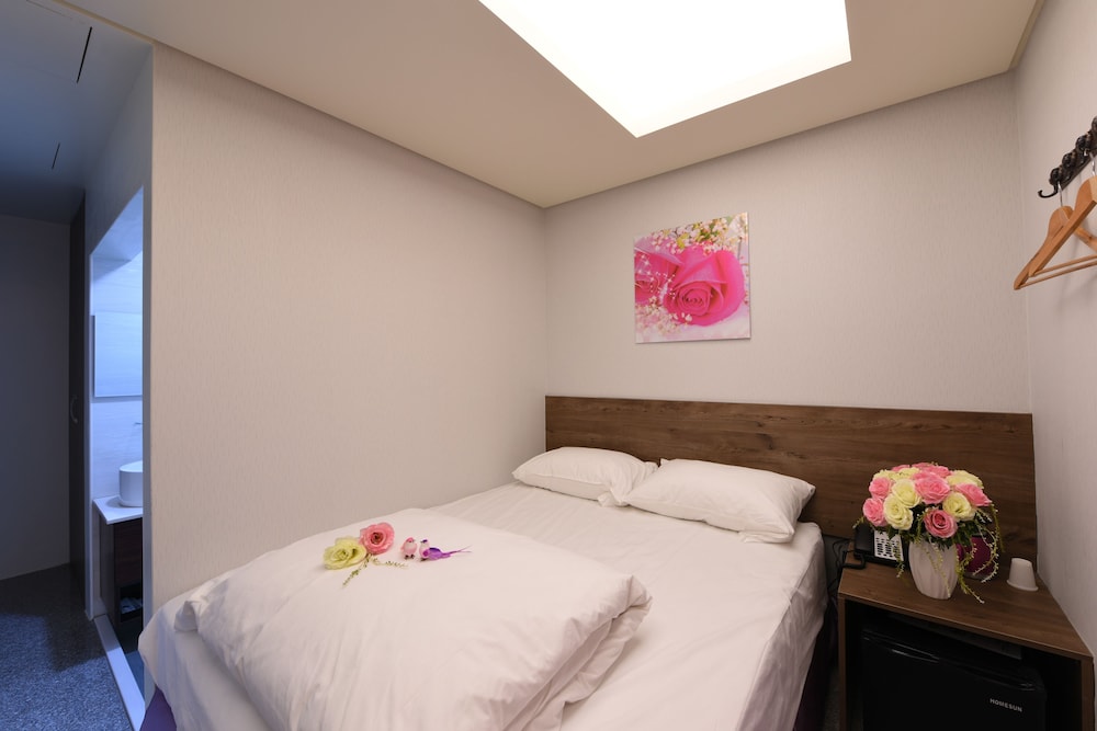 Hotel 99 20/32