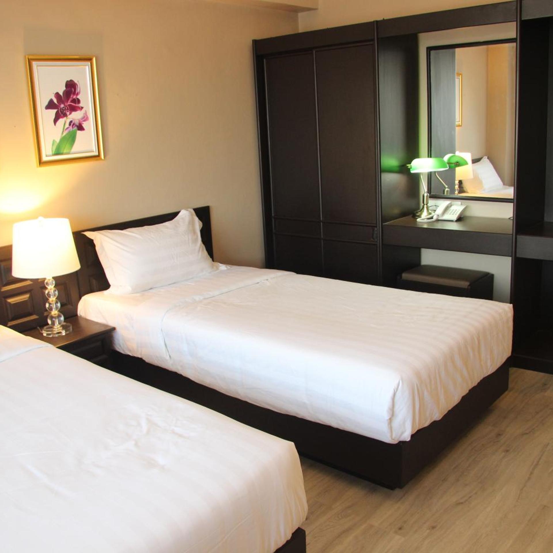 Taris Art Hotel Phrae 16/96