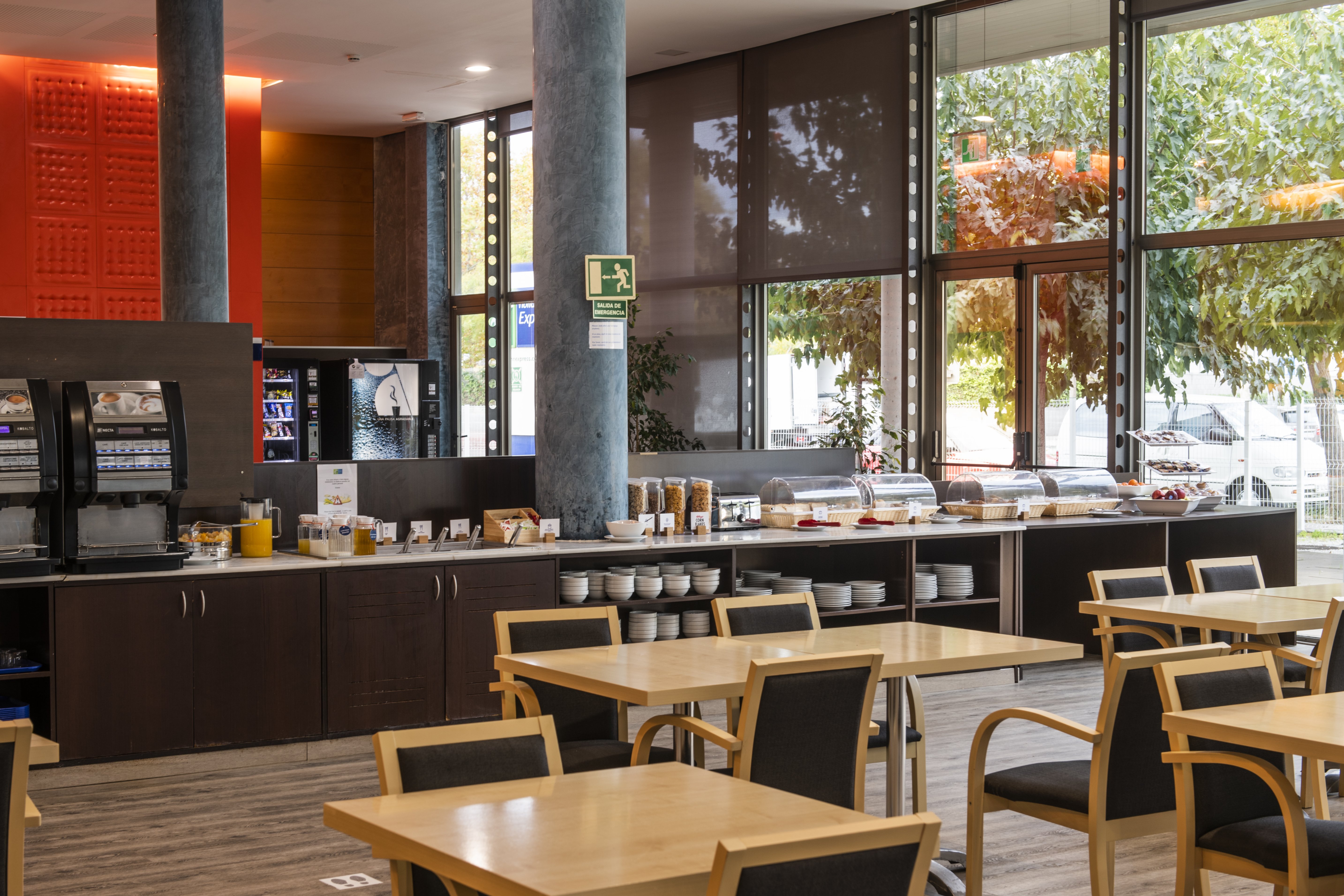 Holiday Inn Express Molins de Rei 37/62