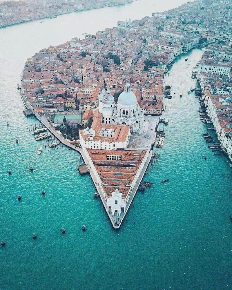Friendly Venice Suites 45/48