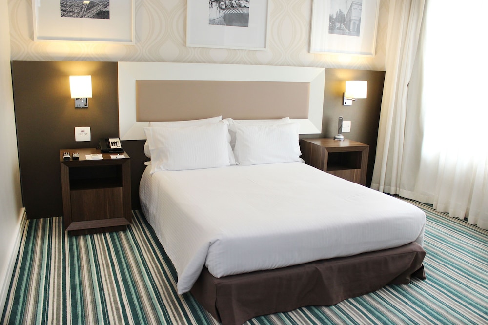 PREMIUM, KING BED