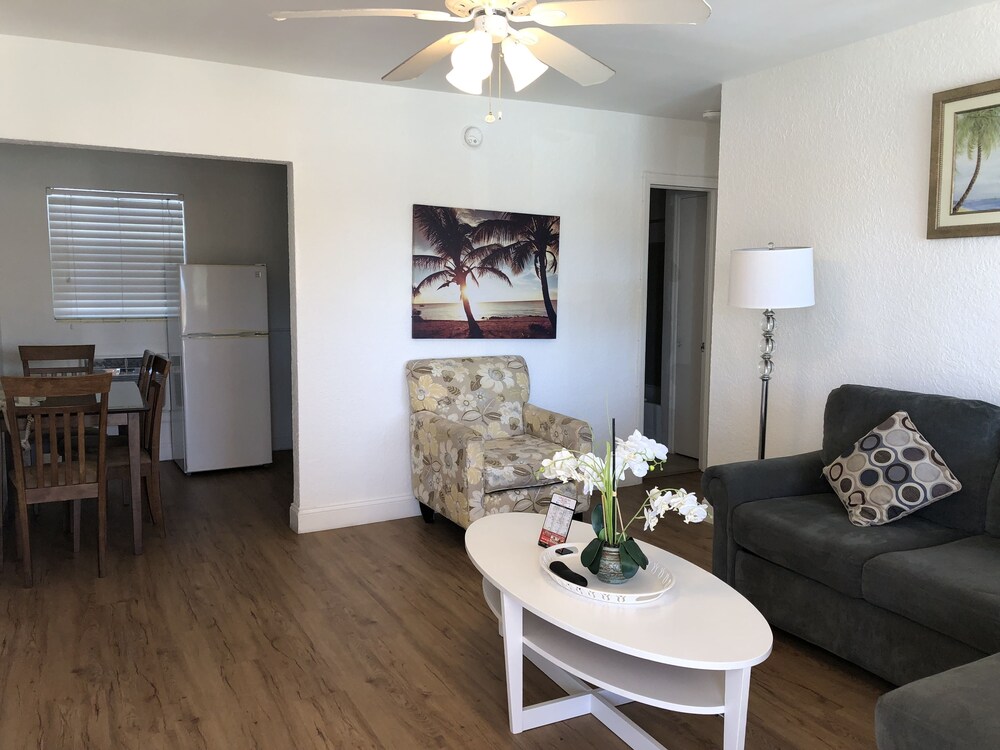 Coral Key Inn 49/71