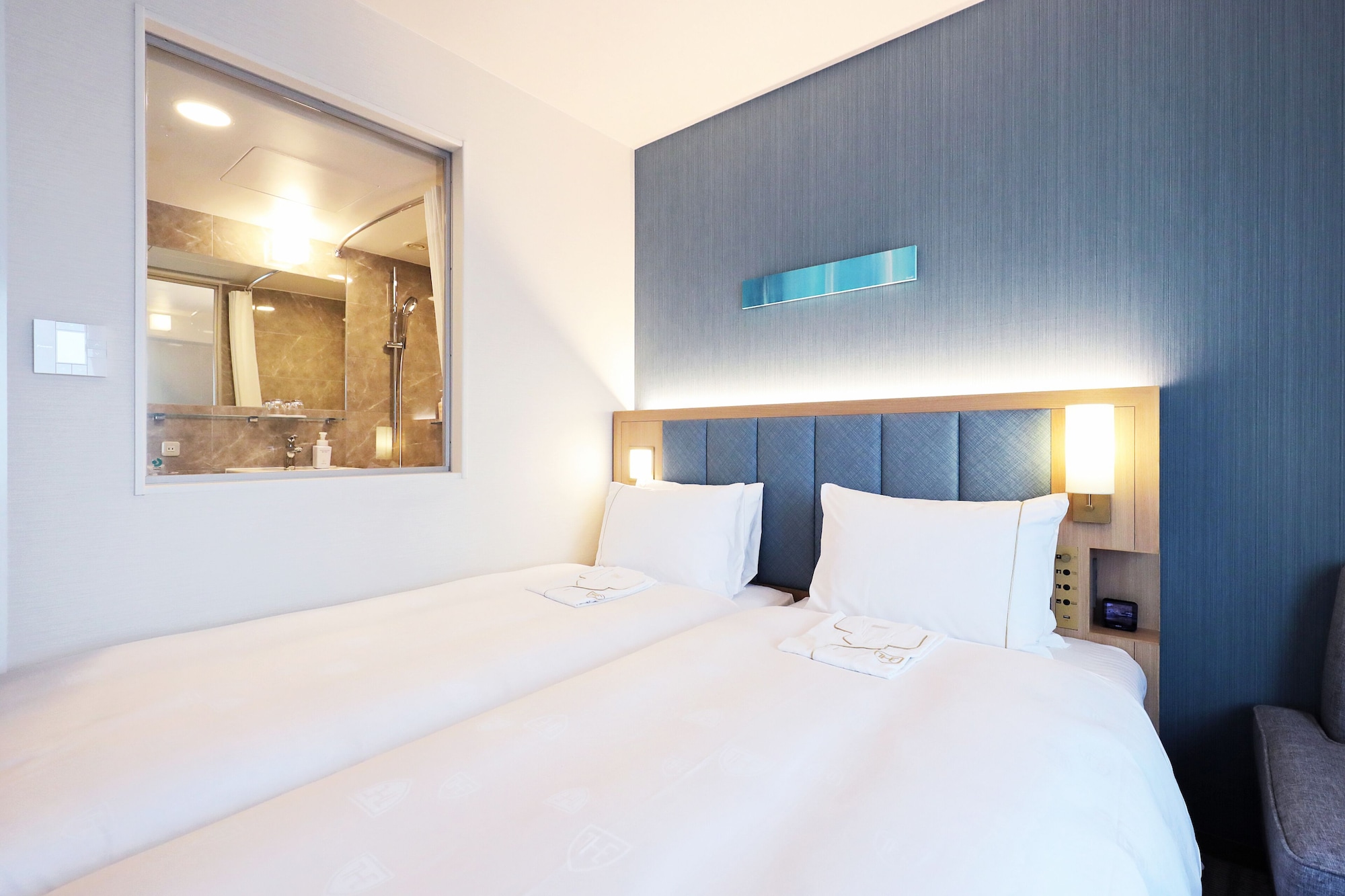 ECONOMY, TWIN BEDS