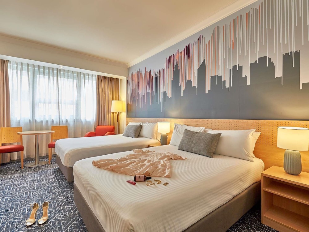 Mercure Perth 26/72