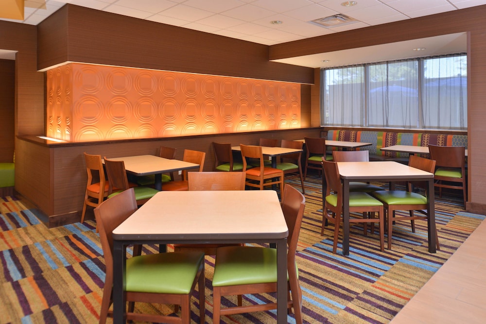 Fairfield Inn Suites Farmington 33/43