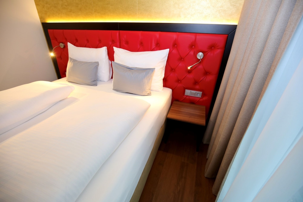 The Rhin Hotel 20/59
