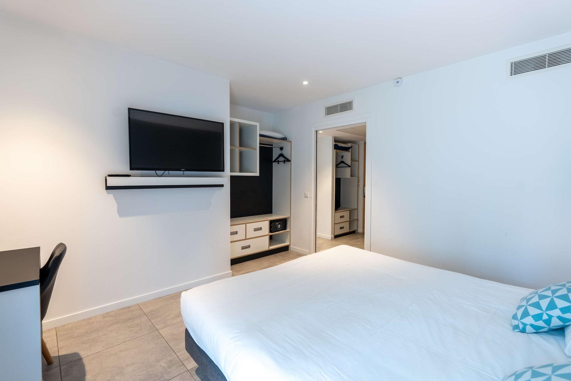 1 Bedroom, Apartment, King Bed, Sofa, KYRIAD RESIDENCE CABRIES 4/5