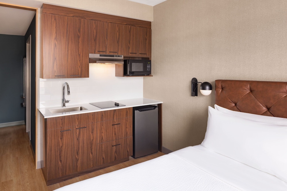 Four Points by Sheraton Penticton at the Convention Centre 14/44