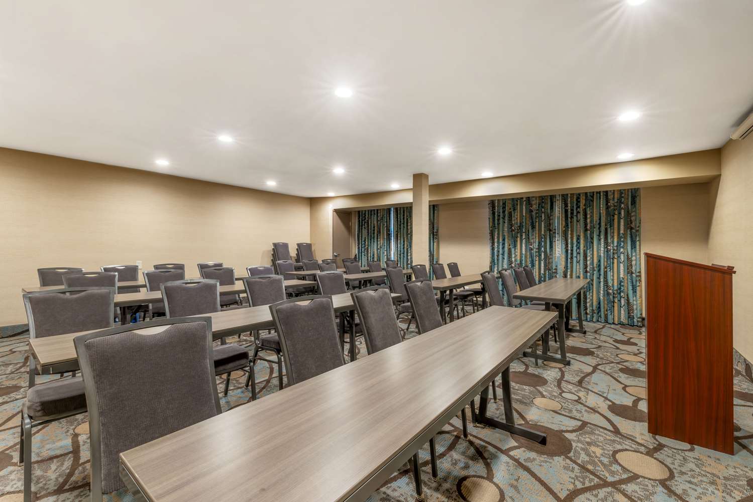 Best Western Plus Oceanside Palms 16/18