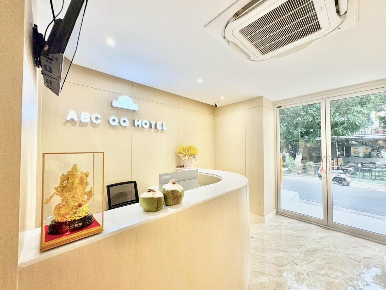 ABC QQ Hotel 3/38