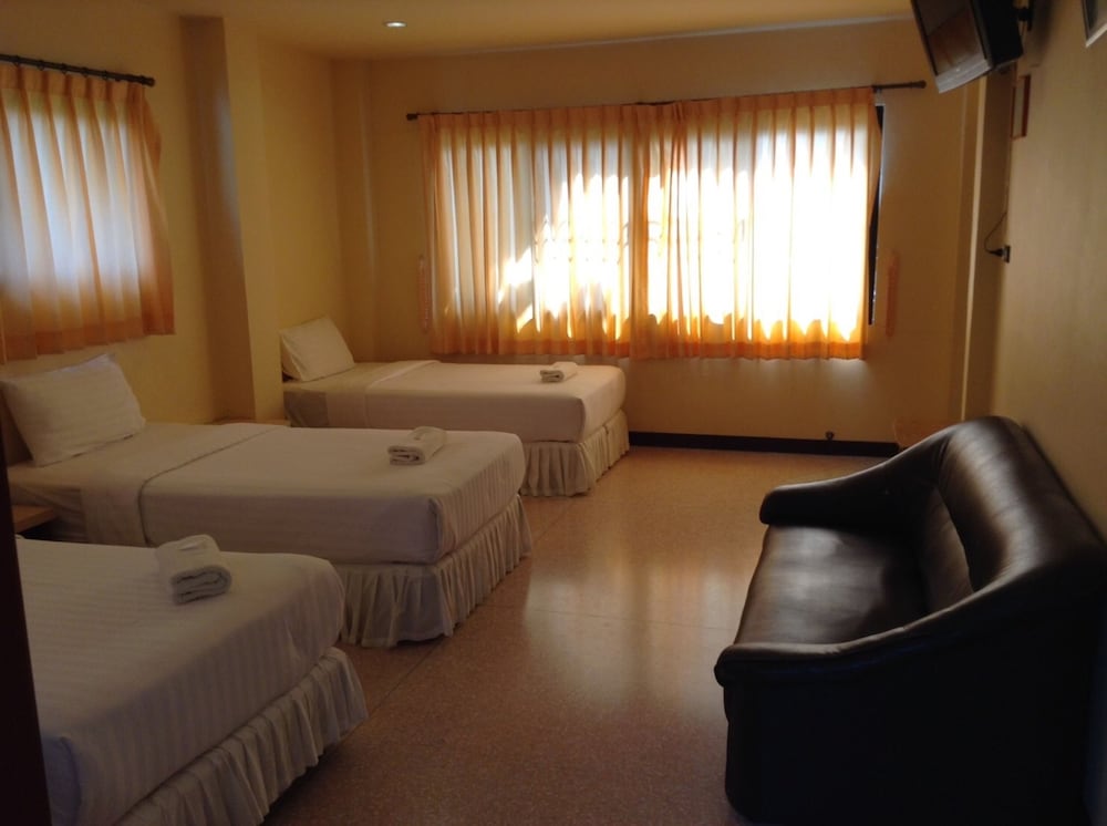 Srisomthai Hotel 18/66