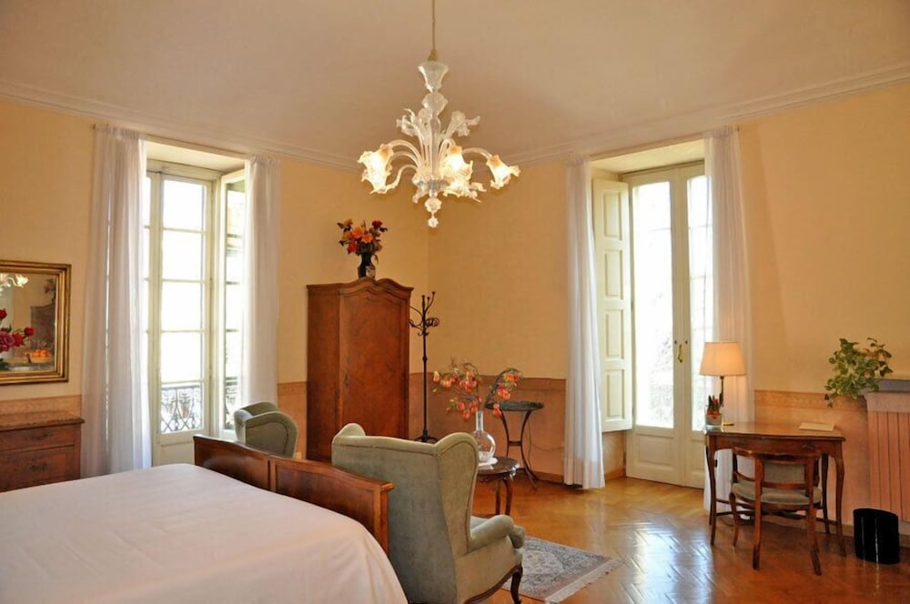 Hotel Roma E Rocca Cavour 39/82