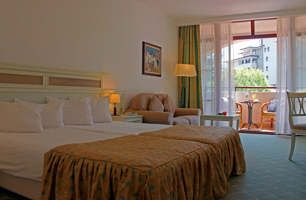 Helena Park Hotel 20/50