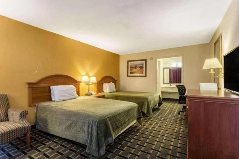 2 Full Beds Non-Smoking