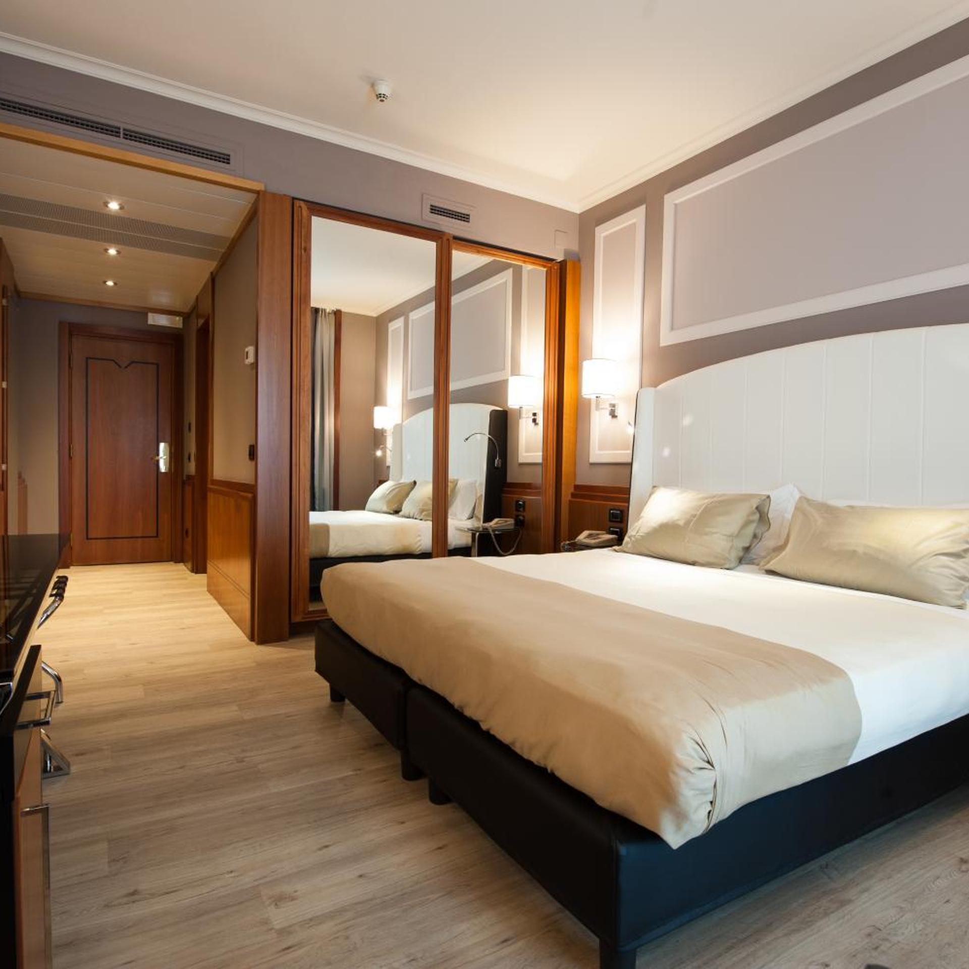 Room, Double Bed, Hotel Leon d Oro 2/7