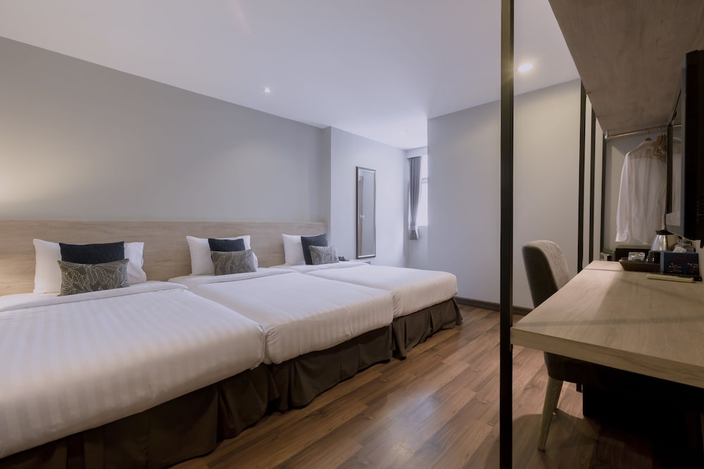 Maxim S Inn 24/64