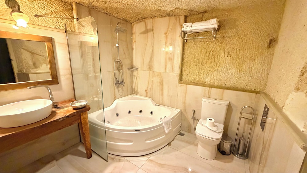 Solin Cave Cappadocia 34/38