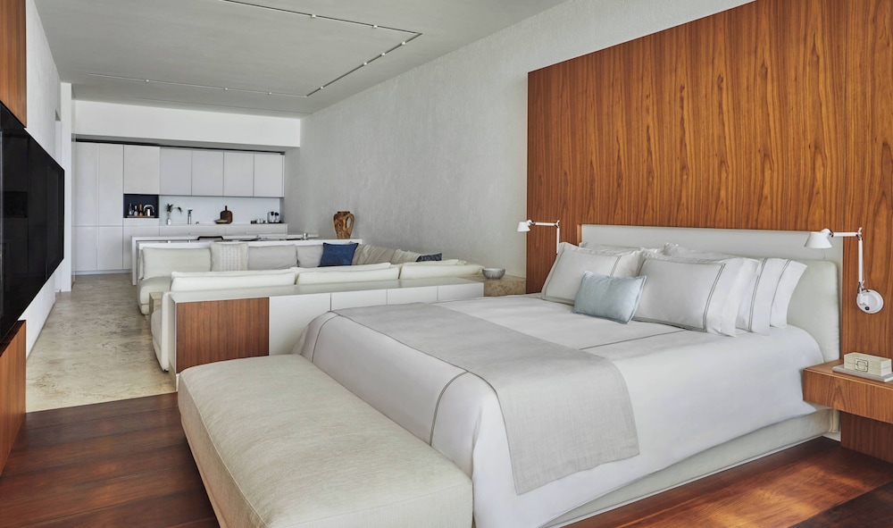 Junior Suite, King Bed, Resort View