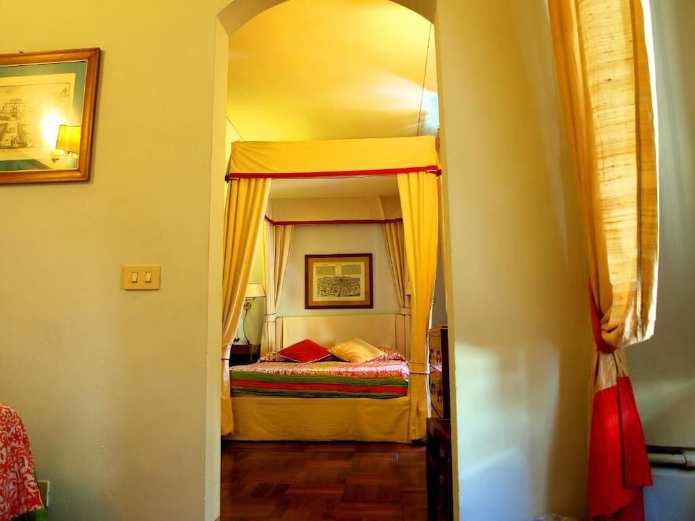 Bonifacio Hotel 10/47