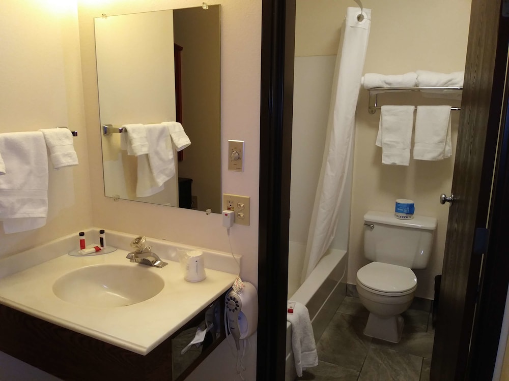 Surestay Hotel By Best Western Twin Falls 8/28