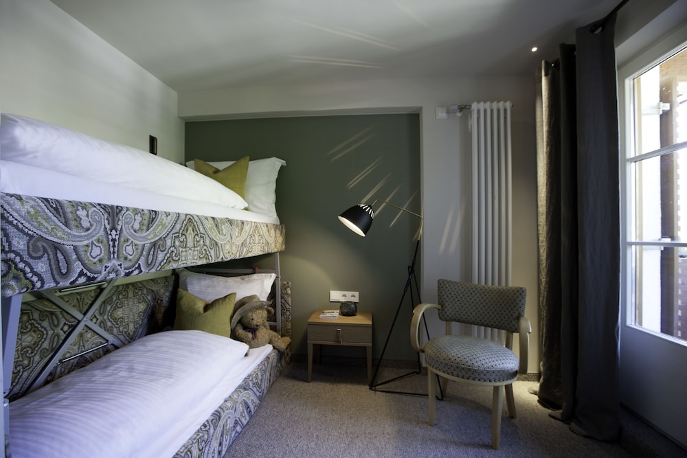 HOTEL BERGHOF 20/79