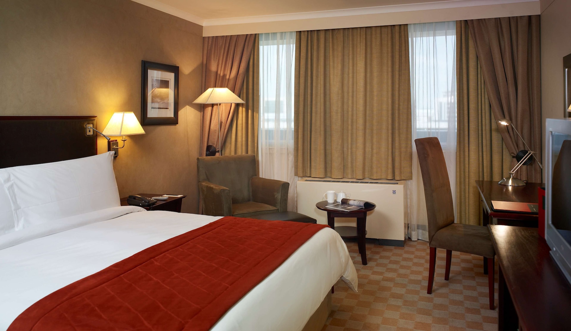 SUPERIOR, KING BED