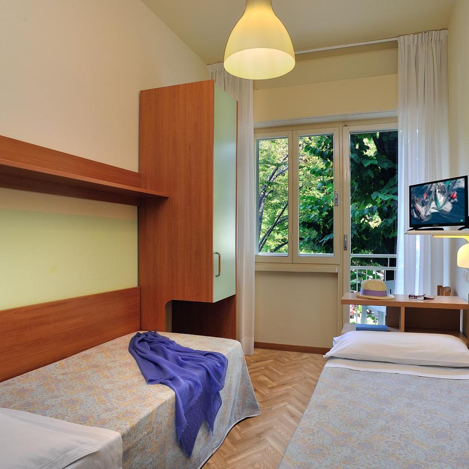 Hotel Capri 12/50