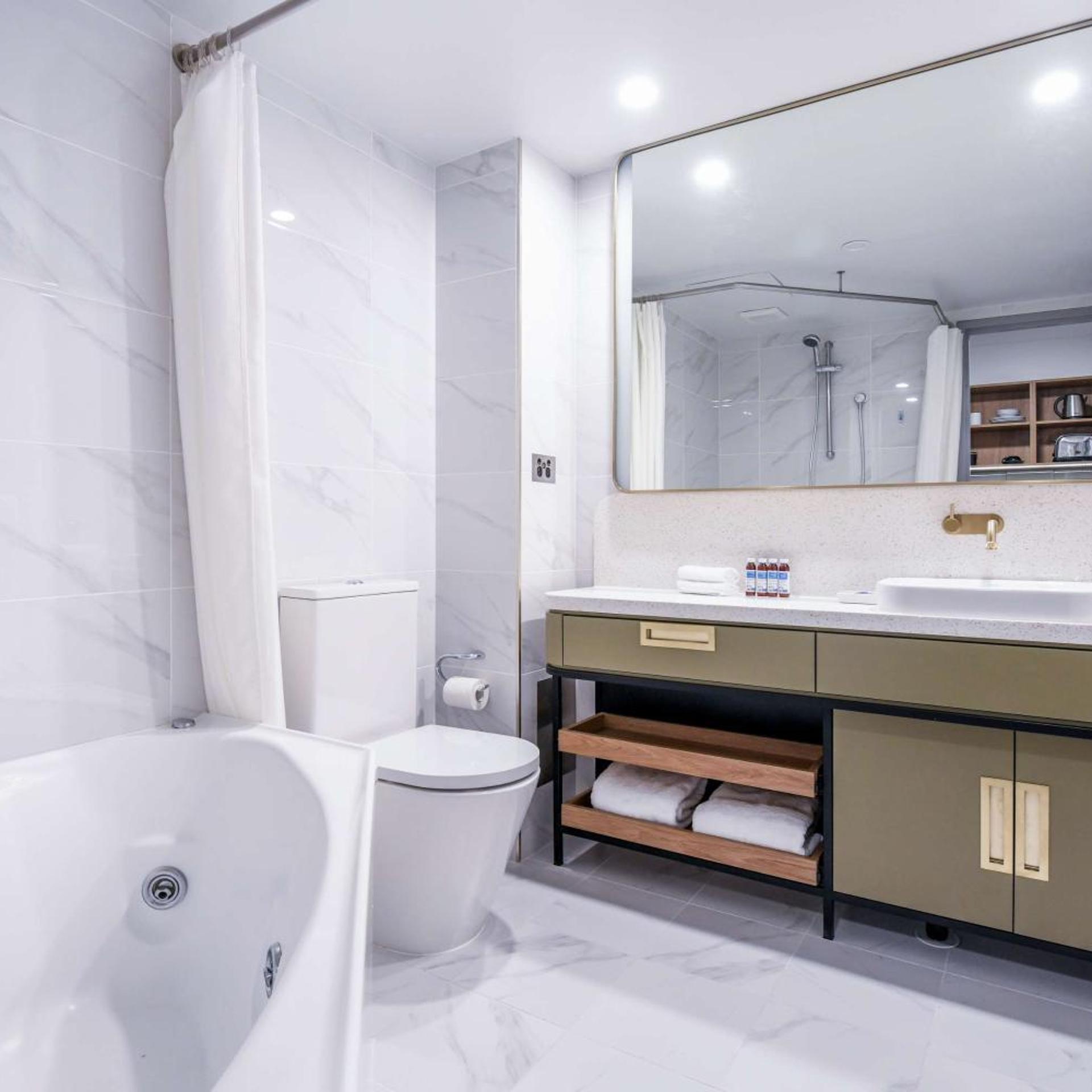 One Bedroom Kitchen Spa Apartment