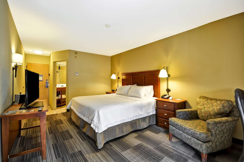 Hampton Inn Memphis-Poplar 17/53