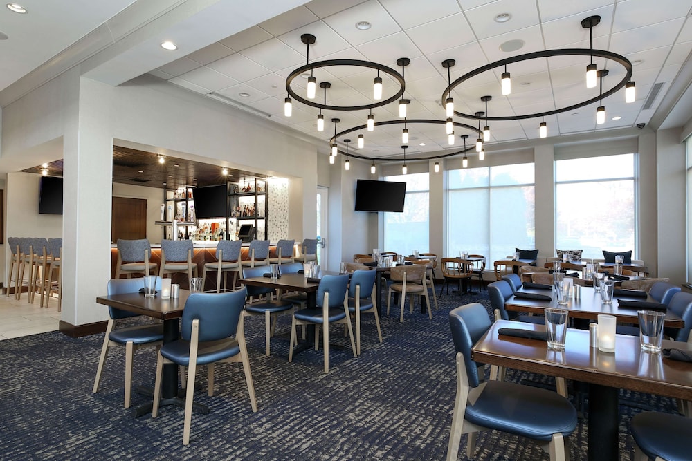 Hilton Garden Inn Melville 45/69