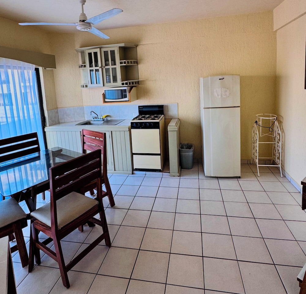 Hotel Tropicana Vallarta 25/50