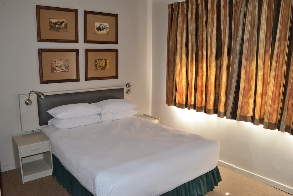 Elephant Springs Hotel &amp; Cabanas 42/80